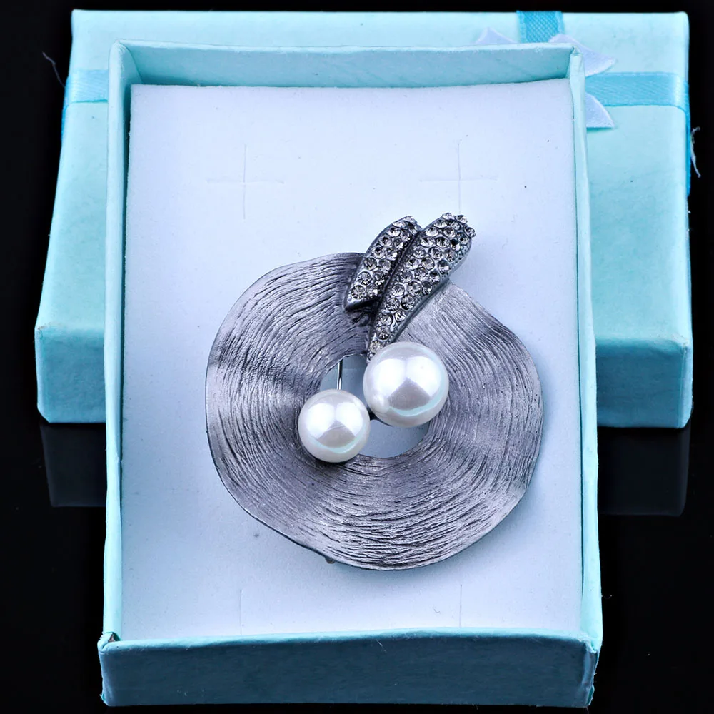 

Vintage lady hat shape pearl brooch Newest Scarf Brooches and Pins for Women