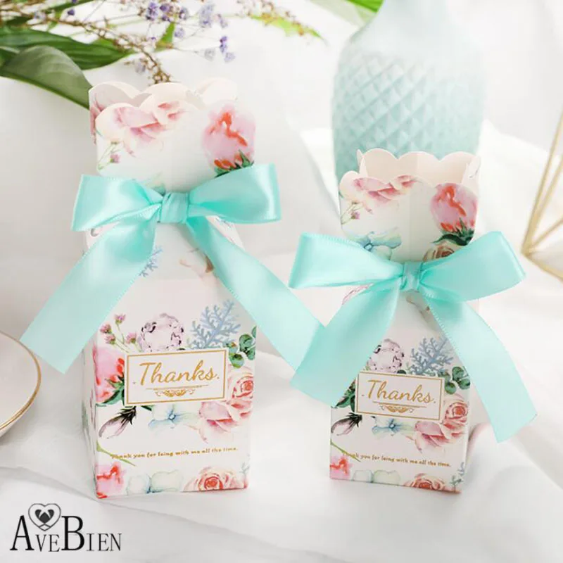 

AVEBIEN Creative Flamingo Wedding Favors and Gift for Guests Wedding Decor Candy Box Chocolate Paper Candy Box with Ribbon 50pcs