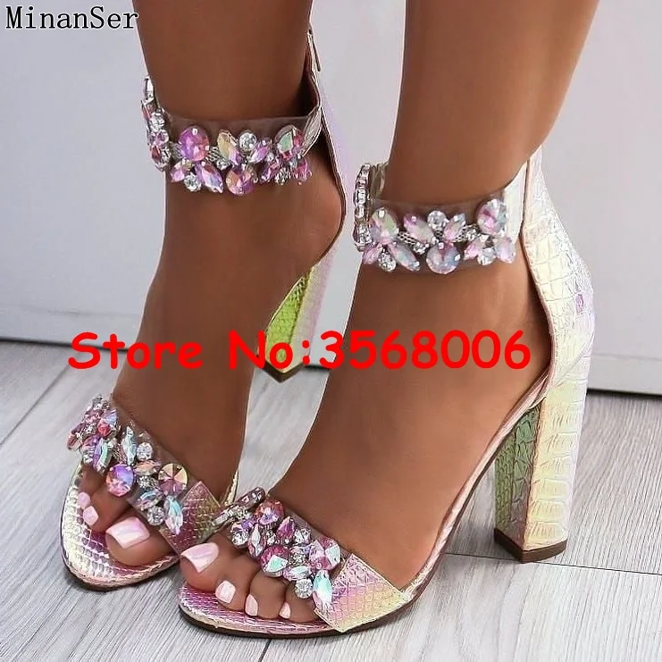 Кристальные прозрачные женские сандалии на массивном каблуке с ремешком