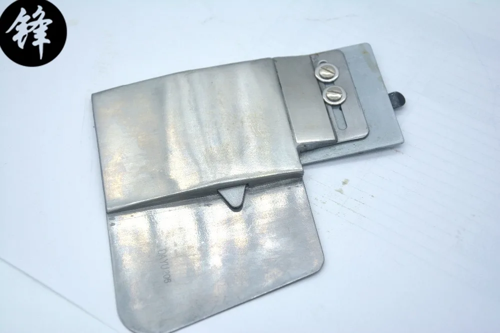 

Cuff Setter hemmer Attach cuff to sleeve folder for lockstitch machine