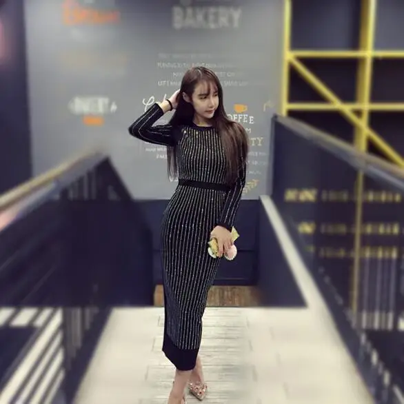 Женское модельное платье с длинным рукавом Черное длинное украшением из стразов