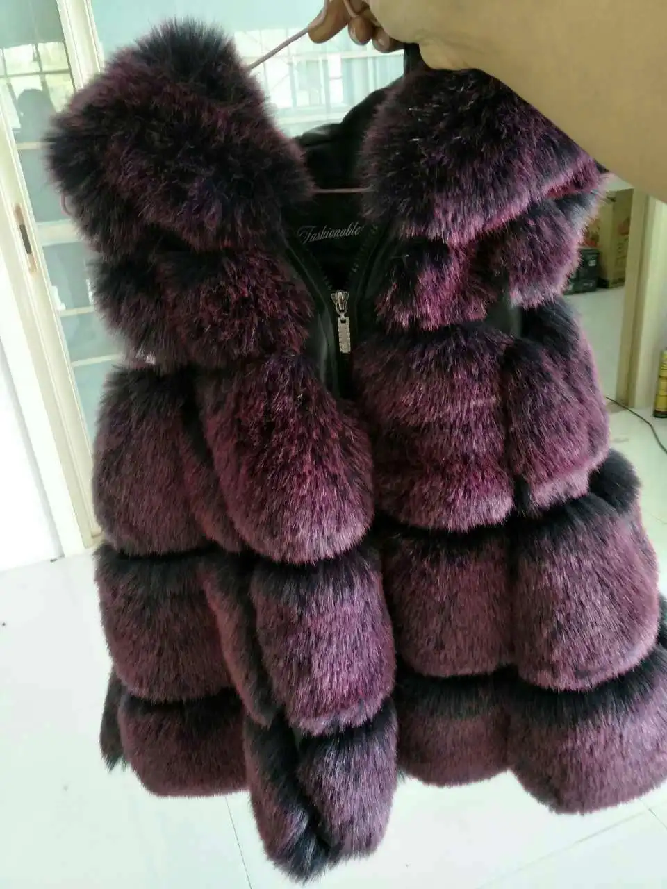 dark purple Новые женские шубы из искусственного меха для теплого пальто с капюшоном женские зимние жилеты с отстегивающимся рукавом пальто - Цвет: dark purple