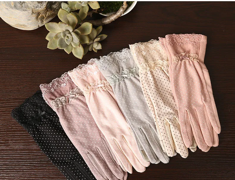 Women Sunscreen Gloves Spring Summer Lace Stretch Touch Screen Glove Anti-UV Wrist Short Slip Resistant Driving Glove Size 23cm