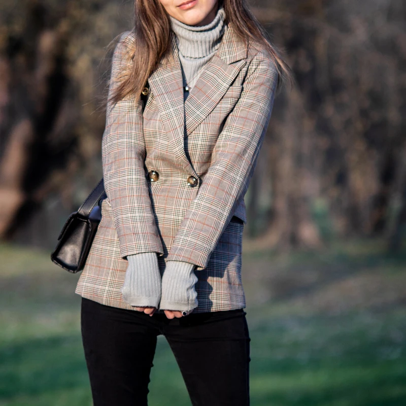 Женский двубортный блейзер в клетку винтажный облегающий с длинным рукавом
