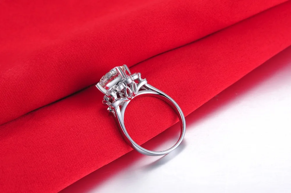 

Fabulous Brilliant Sunflower Ring Affordable Brand Jewelry 4CT Moissanite Diamond Ring Female 18K White Gold Engagement Ring 750