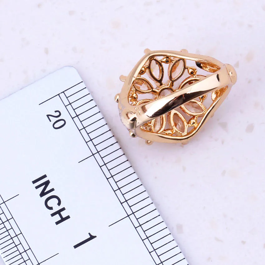 Потрясающие кольца с кристаллами цвета шампанского ювелирные изделия желтого