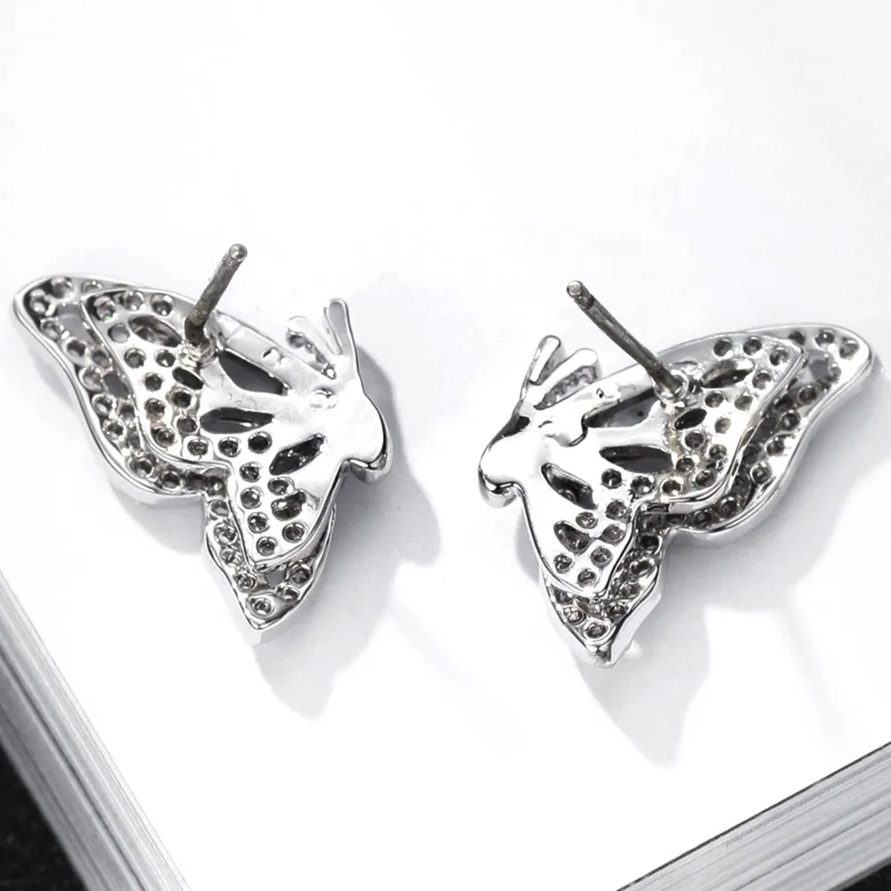 Очаровательные милые серьги-гвоздики Neoglory с белыми бабочками из циркония