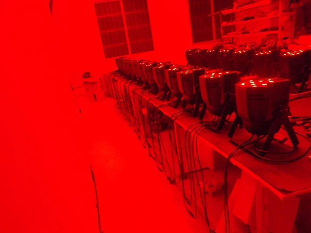 6 шт./лот чехол с Par64 DMX сценическое освещение led par мыть 18x12W RGBW 4 в 1 | Лампы и