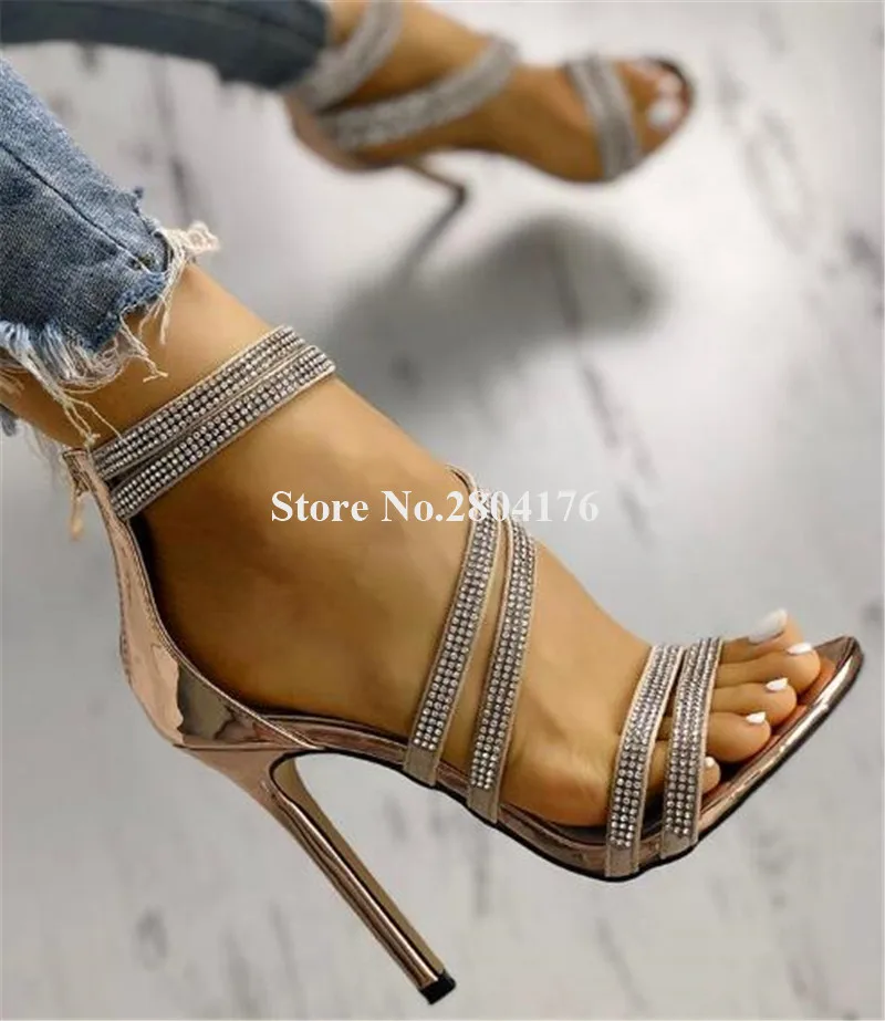 Женские очаровательные шикарные босоножки на шпильках со стразами и ремешками