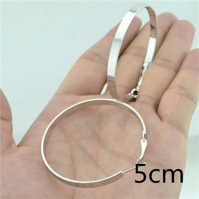 silver earrings 5cm Женские серьги-кольца из сплава с широкой пластиной, золотые, серебряные, черные кольца, Модные женские ювелирные украшения, Брендовые украшения - Окраска металла: silver earrings 5cm