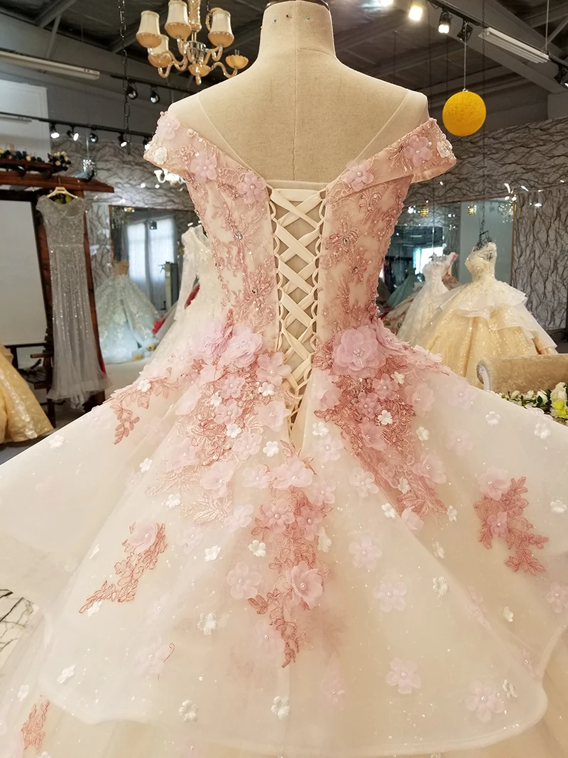 Вечернее платье LS6669 вечернее с круглым вырезом и рукавами крылышками кружевное