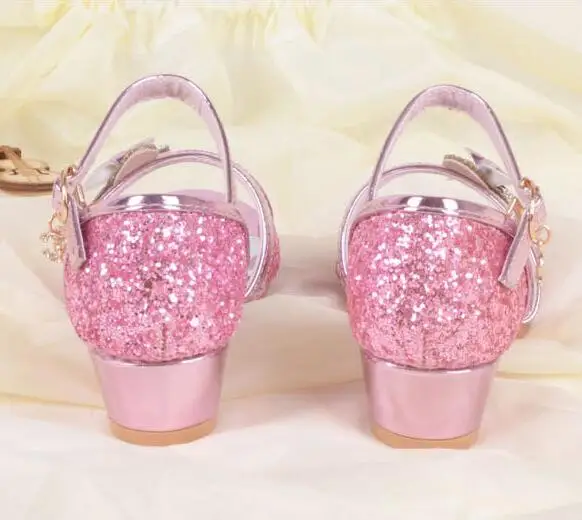 2017 весенние корейские сандалии для девочек на высоком каблуке с героями