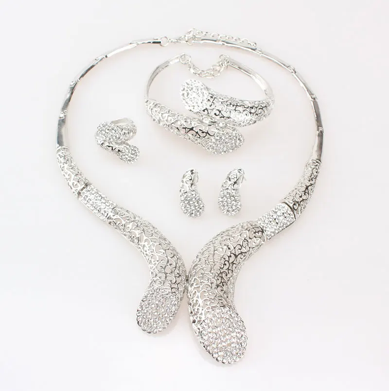 Комплект из колье серёг и кольца с кристаллами | Украшения аксессуары