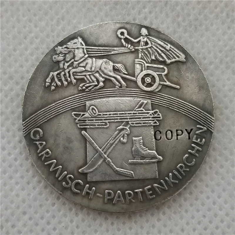 Медаль немецкой олимпийской игры в Берлине времен Второй мировой войны 1936 медаль