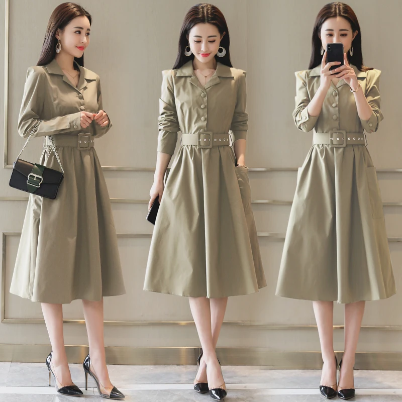 Женское платье-трапеция с v-образным вырезом и длинным рукавом облегающее