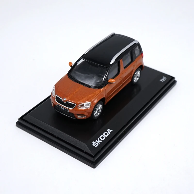 Коллекционная модель автомобиля из сплава в масштабе 1:43 SKODA Yeti City Edition
