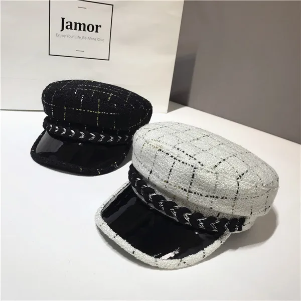 Женская винтажная шапка в клетку твидовая стиле милитари с пуговицами зимняя