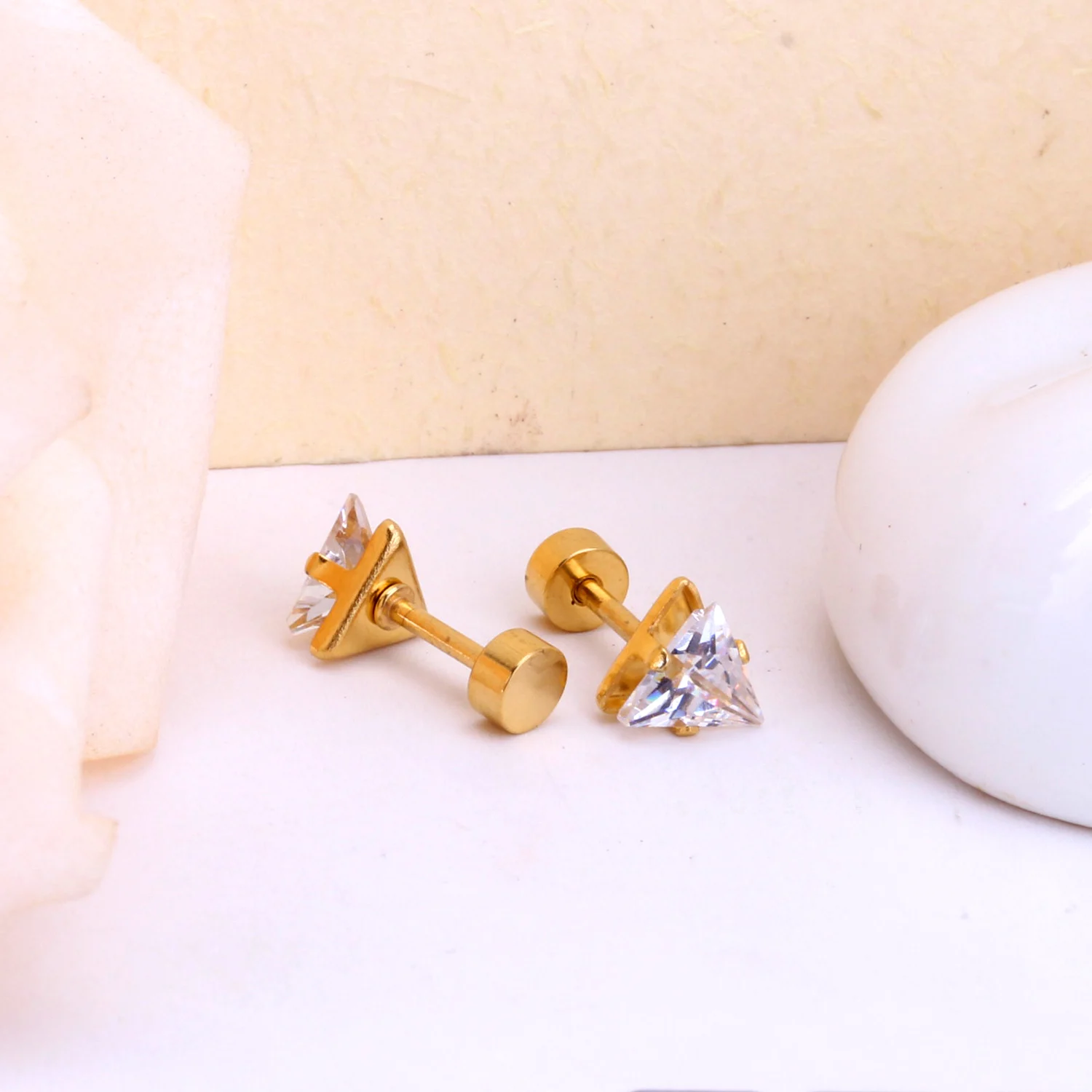 Серьги гвоздики LUXUKISSKIDS из нержавеющей стали золотого цвета в стиле пирсинга