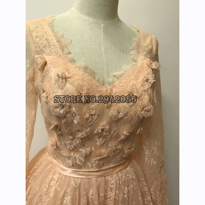 Короткое платье подружки невесты светло-оранжевое кружевное арабское с длинным