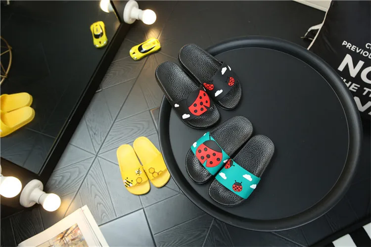 Kids Slippers For Girls Cartoon Ladybugs Beach Flip Flops Boys Soft Pvc Shoes Cute Insect Slippers Children Summer Flat Slides
