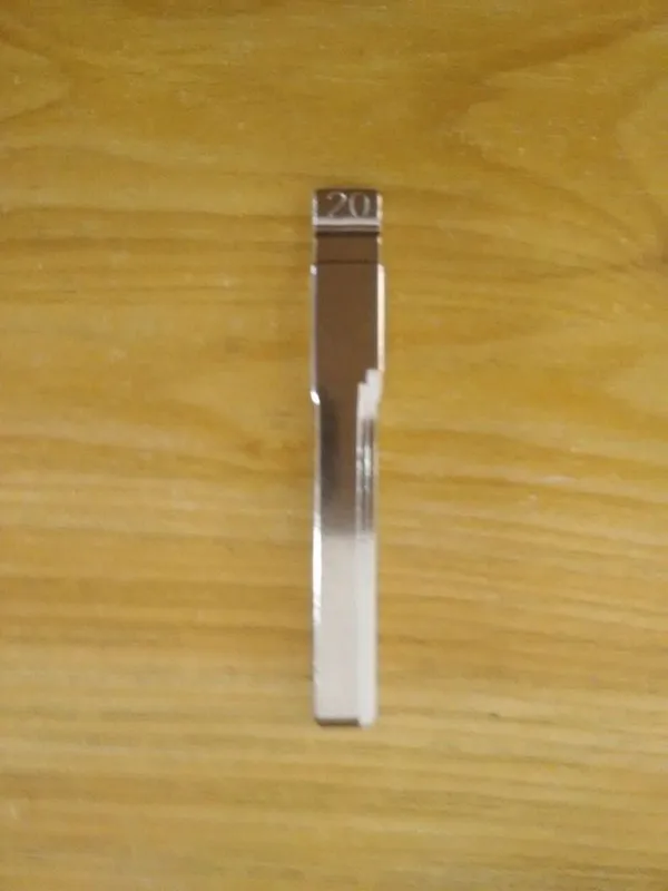 

NO.20 Key Blade for Benz Folding Flip Replacement Key Blade Middle Groove