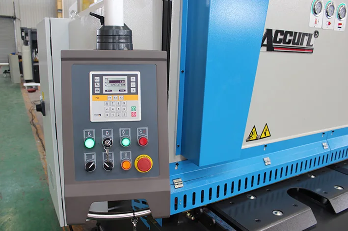 Hydraulic pendulum plate shearing machine |