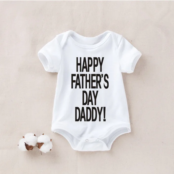 Детский комбинезон на возраст 0-24 месяца с надписью &quotHAPPY FATHER'S DAY&quot белый