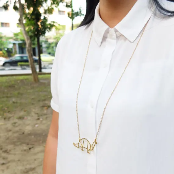 Ожерелье золотистого и серебристого цвета с апозавром женское ожерелье