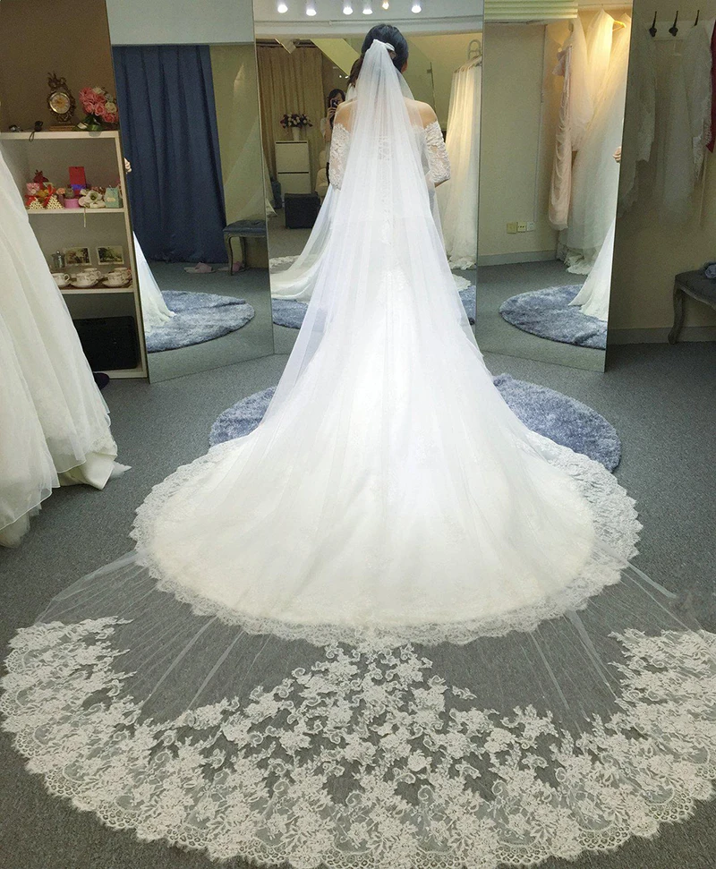 

3 Meter Ivory Cathedral Wedding Veils Long Lace Edge Bridal Veil with Comb Wedding Accessories Bride Mantilla Wedding Veil