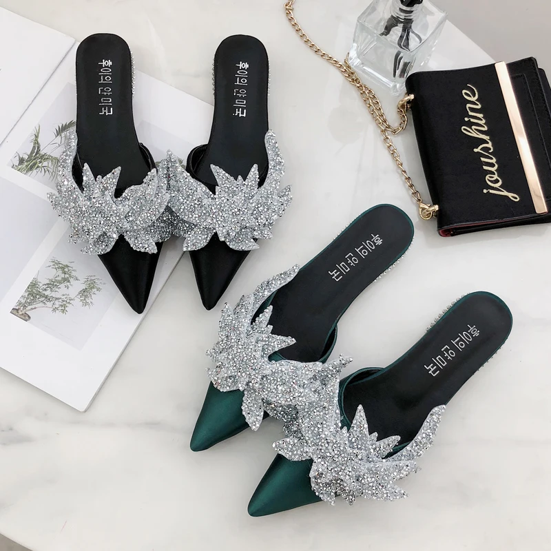 Женская пляжная обувь на плоской подошве с открытым носком украшенная цветами и