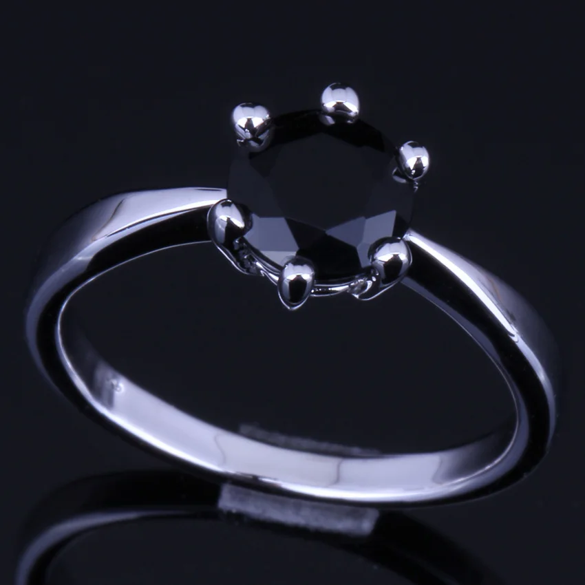 

Distinctive Round Black Cubic Zirconia Silver Plated Ring V0105