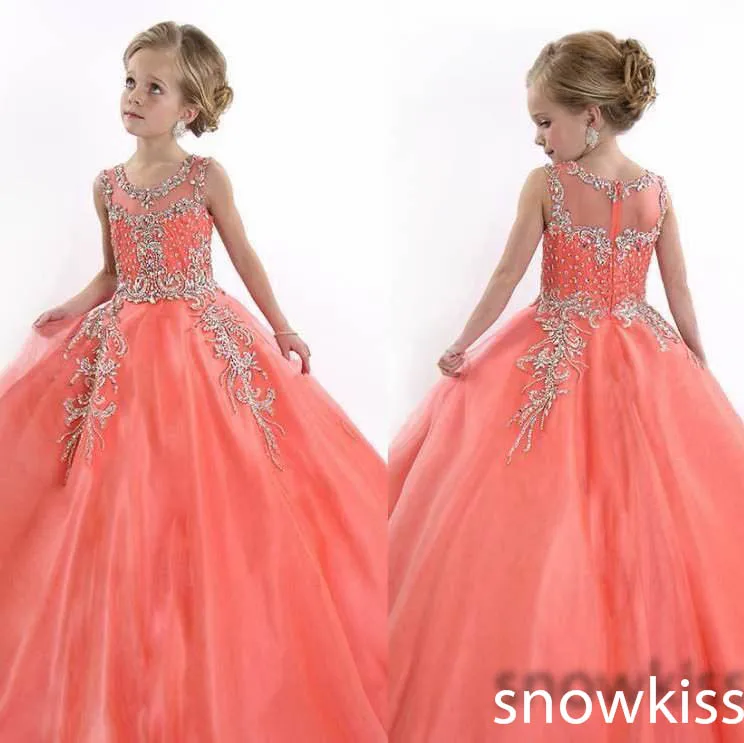 Бальные платья кораллового цвета с кристаллами и бусинами блестящее пышное