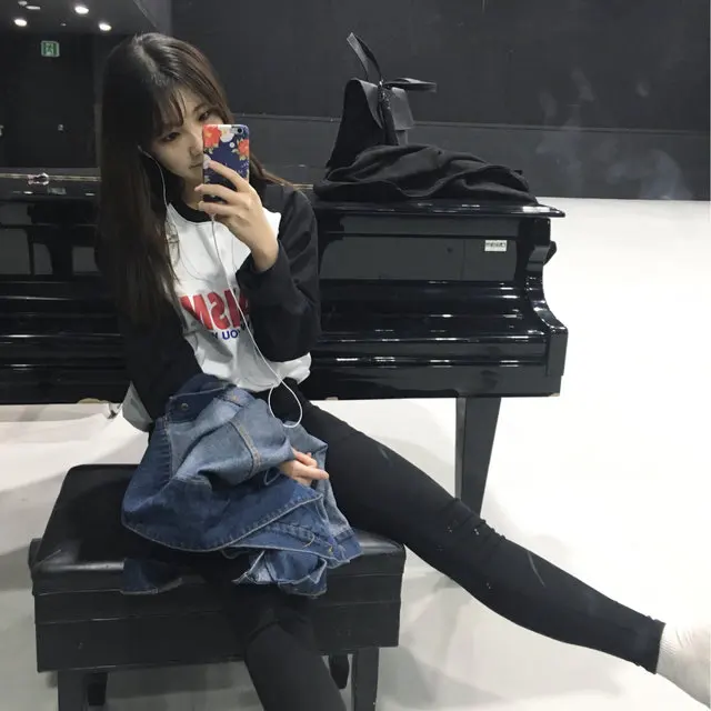 Женские футболки, свободные, с буквенным принтом, Harajuku, женская футболка с длинным рукавом, для отдыха, с круглым вырезом, корейский стиль, подходит ко всему, простые, для студентов