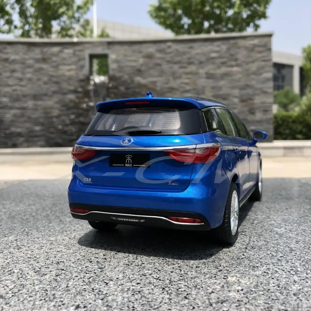 Литая модель автомобиля BYD Song MAX 1:18 (синий) крышка двигателя и багажник не