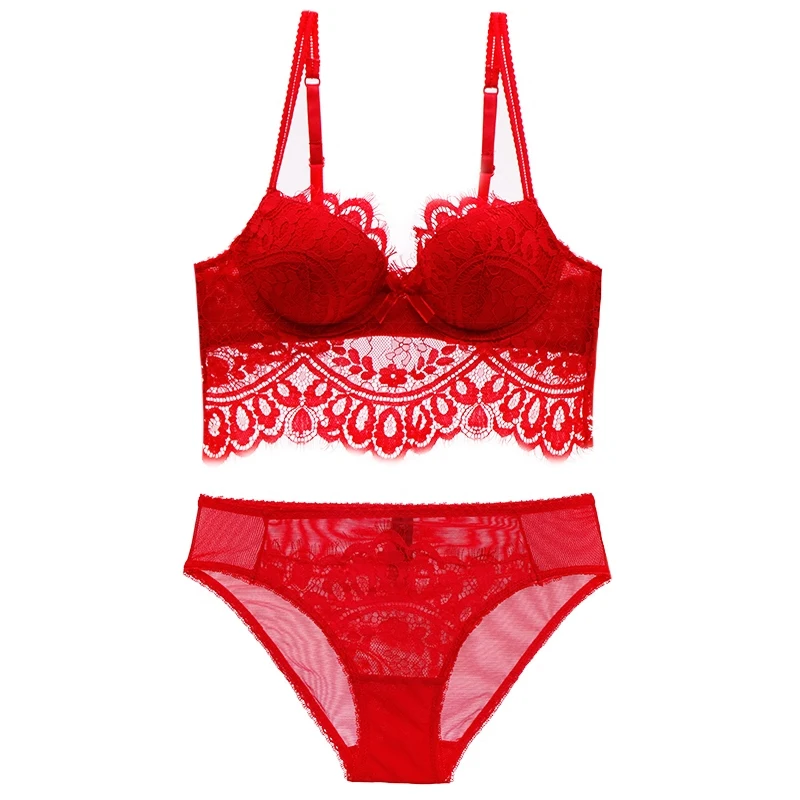 Комплект женского нижнего белья с чашками пуш ап бюстгальтер + трусики