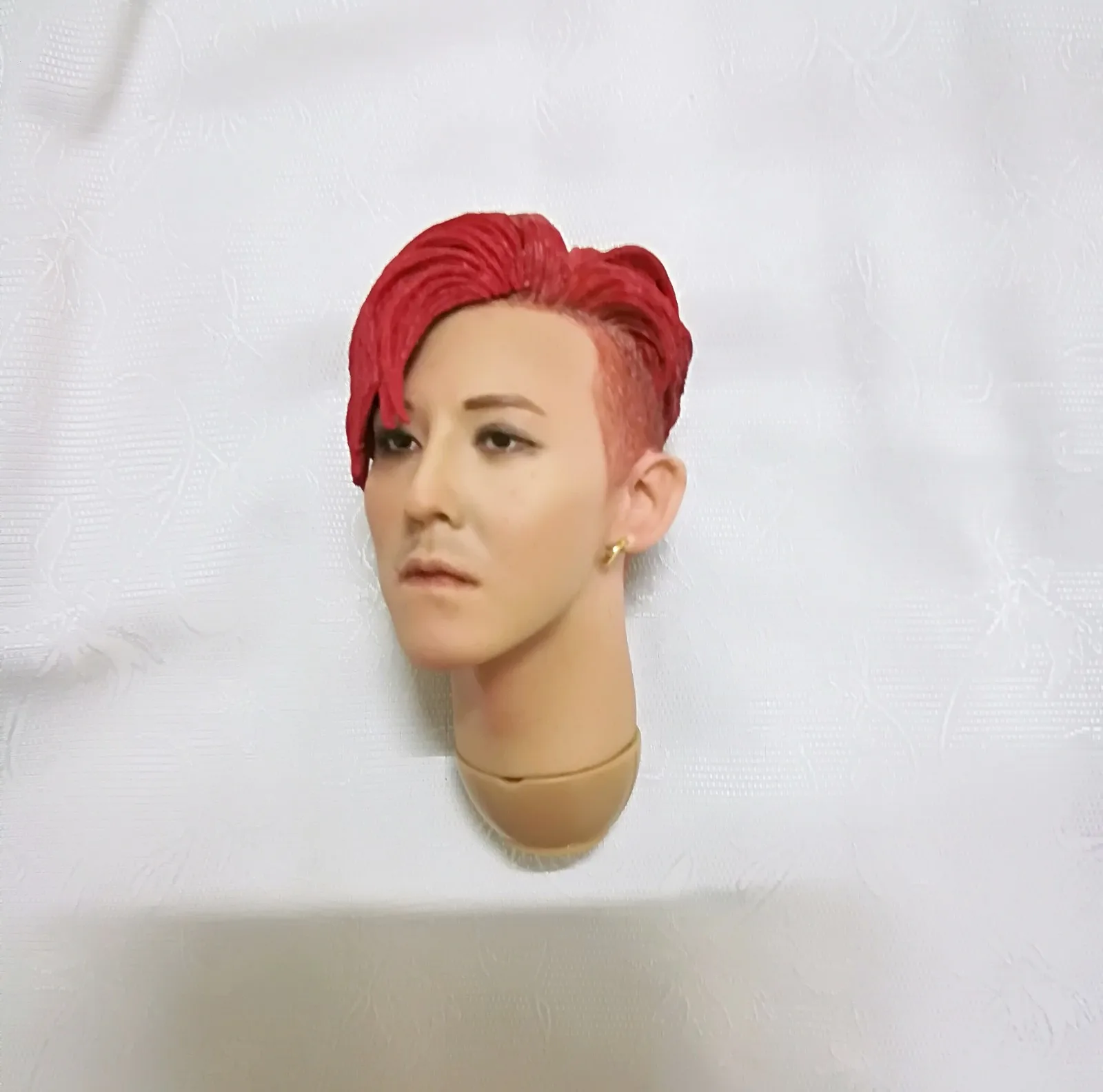 1/6 шкала Kwon Ji Yong голова Лепка с волосами для 12 &quotмужских тел красные и желтые