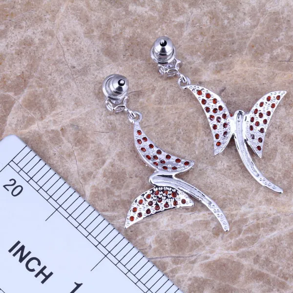 Серьги подвески N1503 с бабочкой красным гранатом белым цирконом и серебряным