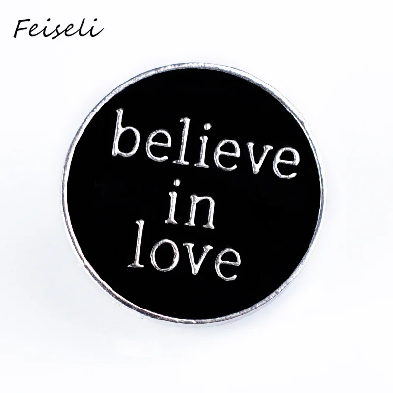 Металлическая брошь Feiseli черная с надписью Believe In Love Never Give Up модный воротник