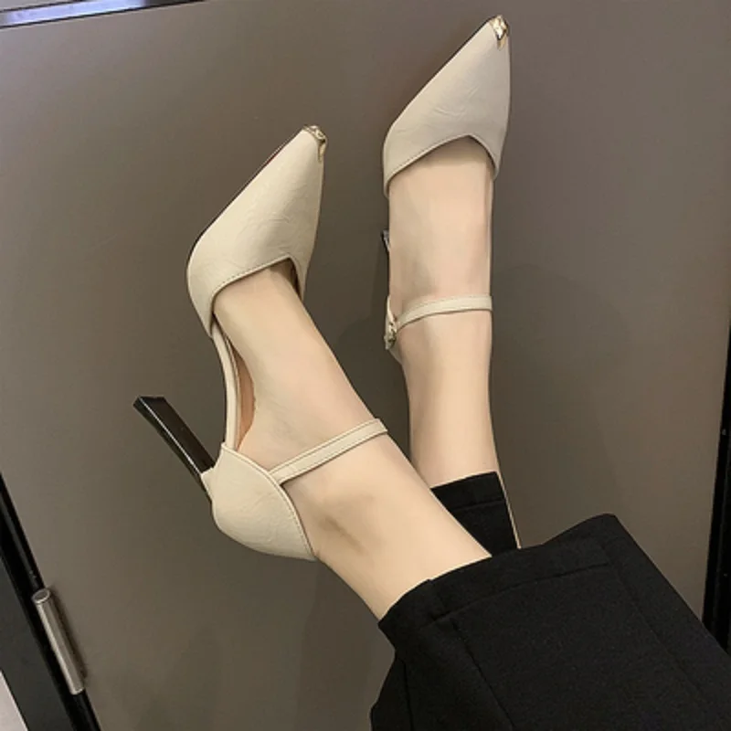 Женские весенние пикантные тонкие туфли на высоком каблуке с острым носком