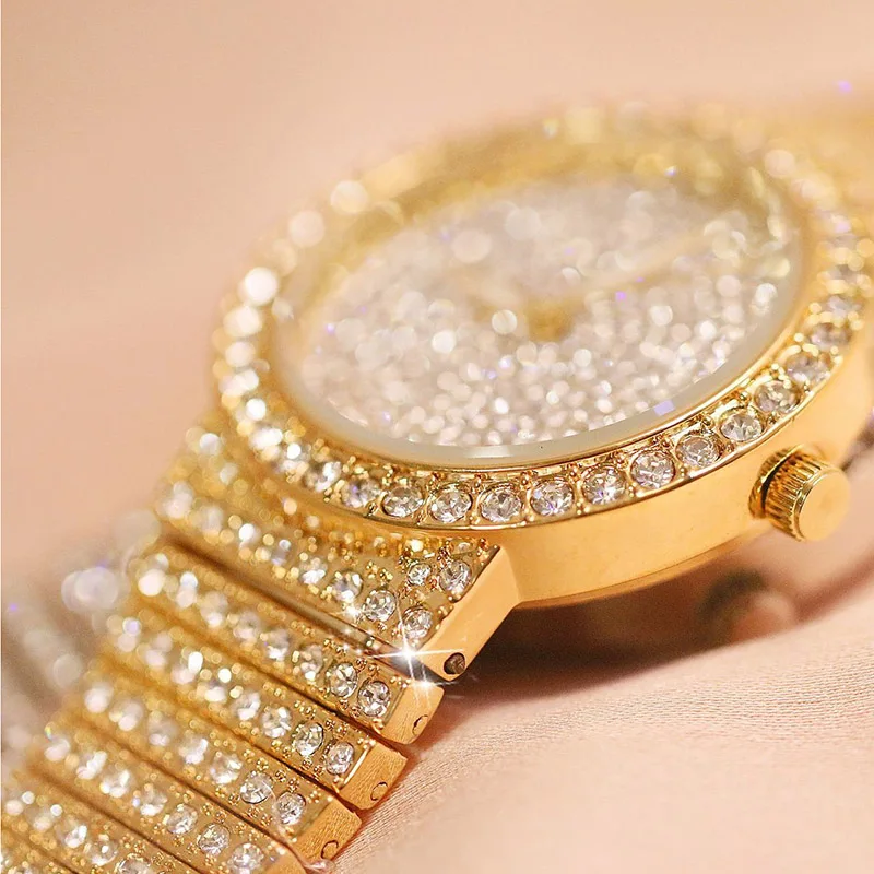 Женские часы со стразами и золотого серебряного цвета стальным браслетом