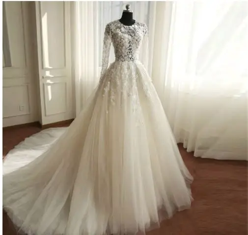 Винтажное кружевное свадебное платье CloverBridal с длинным рукавом на пуговицах