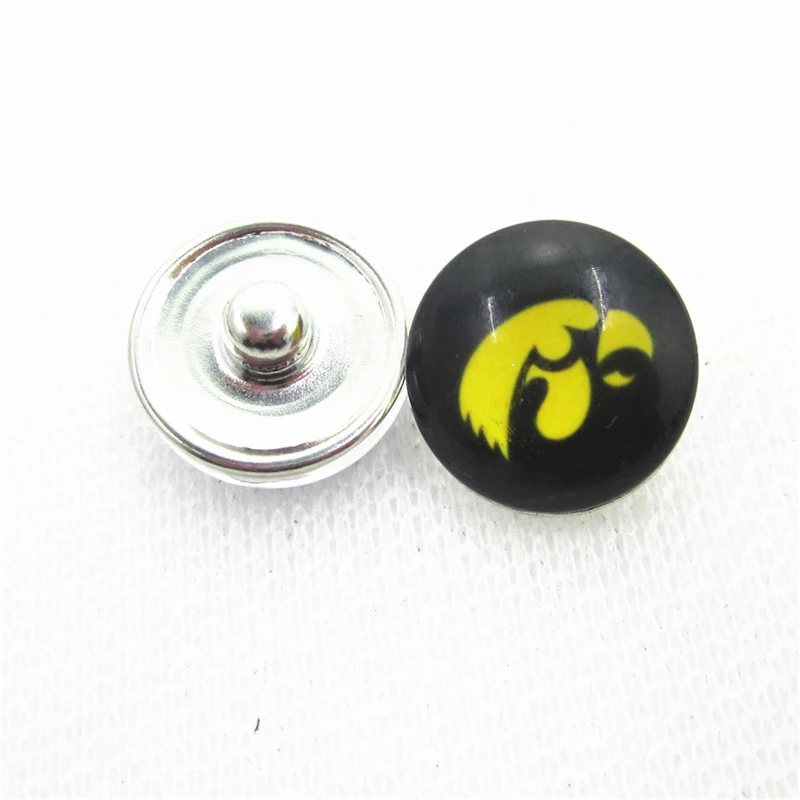 

10pcs Iowa Hawkeyes snap buttons Glass 18mm Sport buttons Interchangeable Diy Snaps Jewelry Bracelet&bangles charms