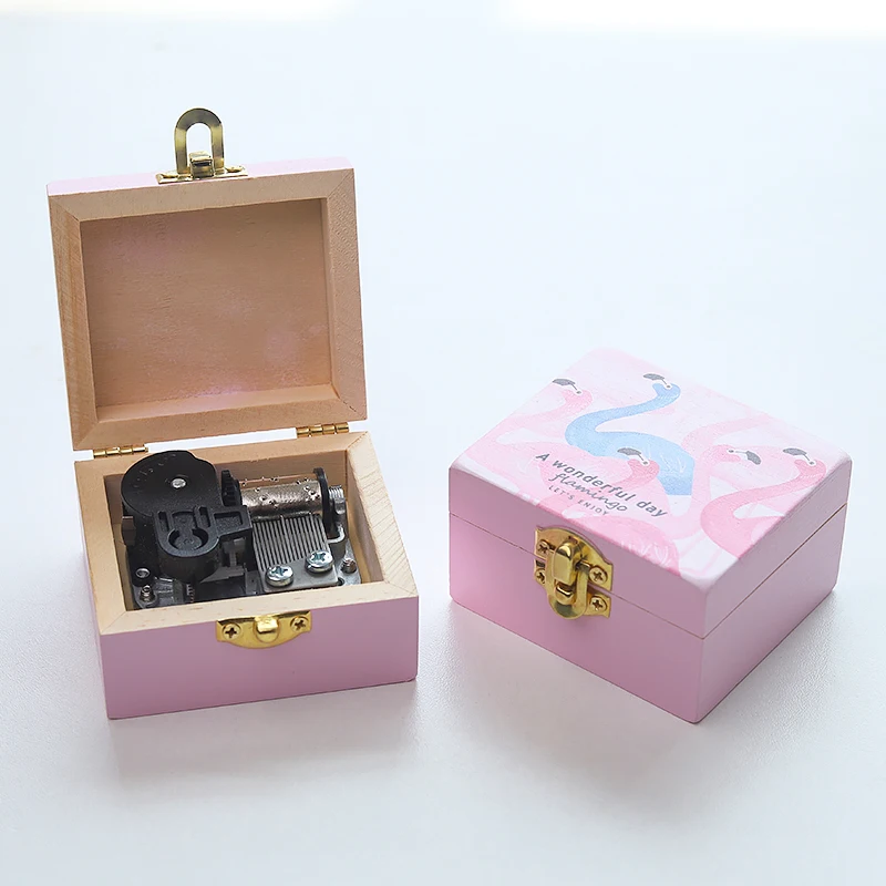 Деревянная музыкальная шкатулка с розовым фламинго креативная заводная