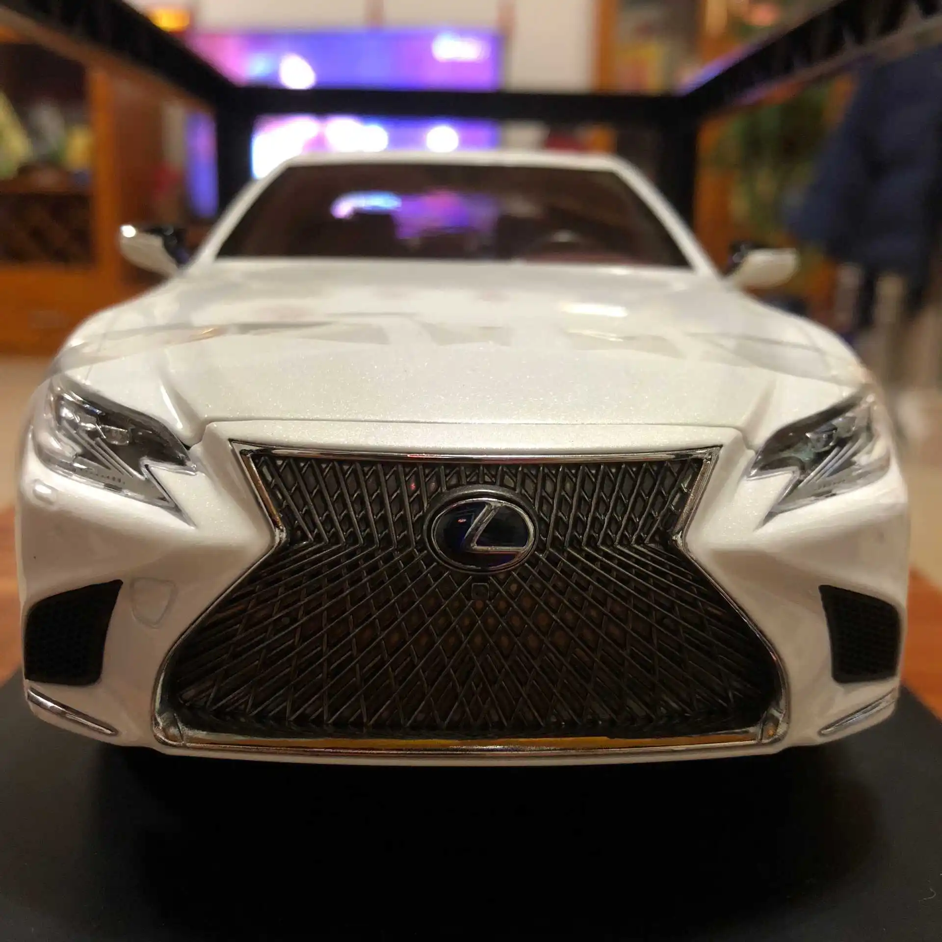 1:18 литая под давлением модель для Toyota Lexus LS500h Седан сплав игрушечный автомобиль миниатюрная коллекция подарок Ls 500 LS500 LC500