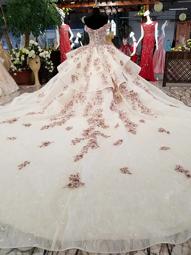 Винтажное свадебное платье цвета шампанского без рукавов с v-образным вырезом и