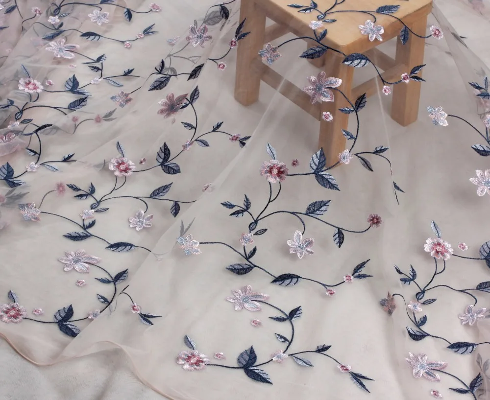 Простые листья и цветы на розовой сетке embroidred кружевной ткани для свадьбы/вечернего платья ткань по двору