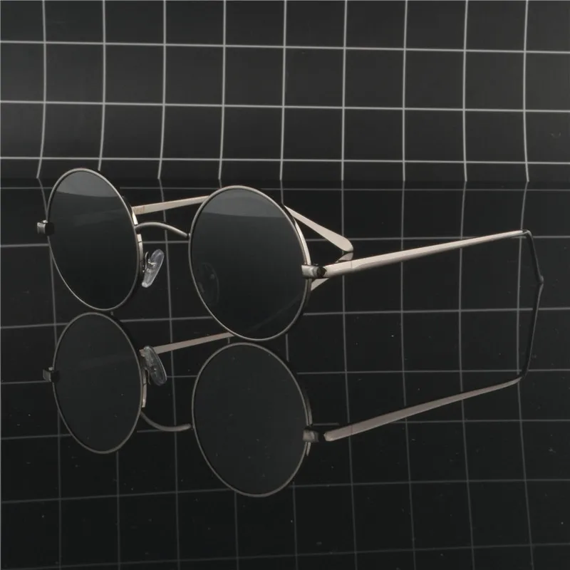 Маленькие круглые солнцезащитные очки в стиле ретро женские черные и золотые