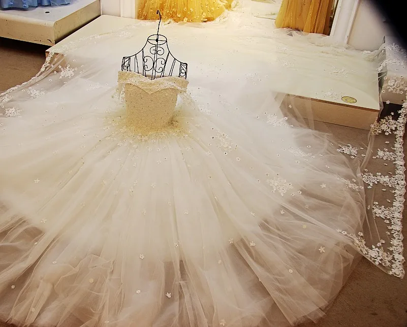LS89654 свадебное платьес белым цветом возлюбленной вырез 3D платья с бриллиантами