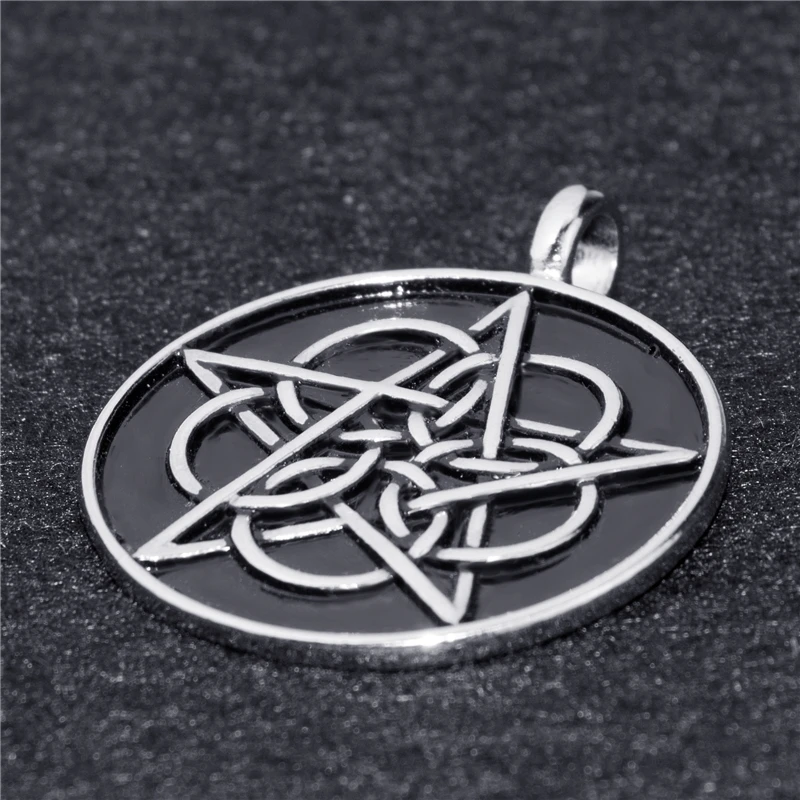 Мужское ожерелье с кулоном из олова серебристого и черного цвета круглым узлом