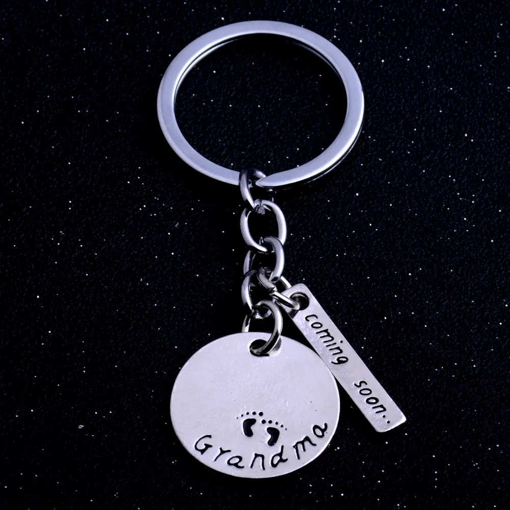 Брелок бабуля с надписью следы бабуля|keyrings gifts|dog keyringkeychain gift |